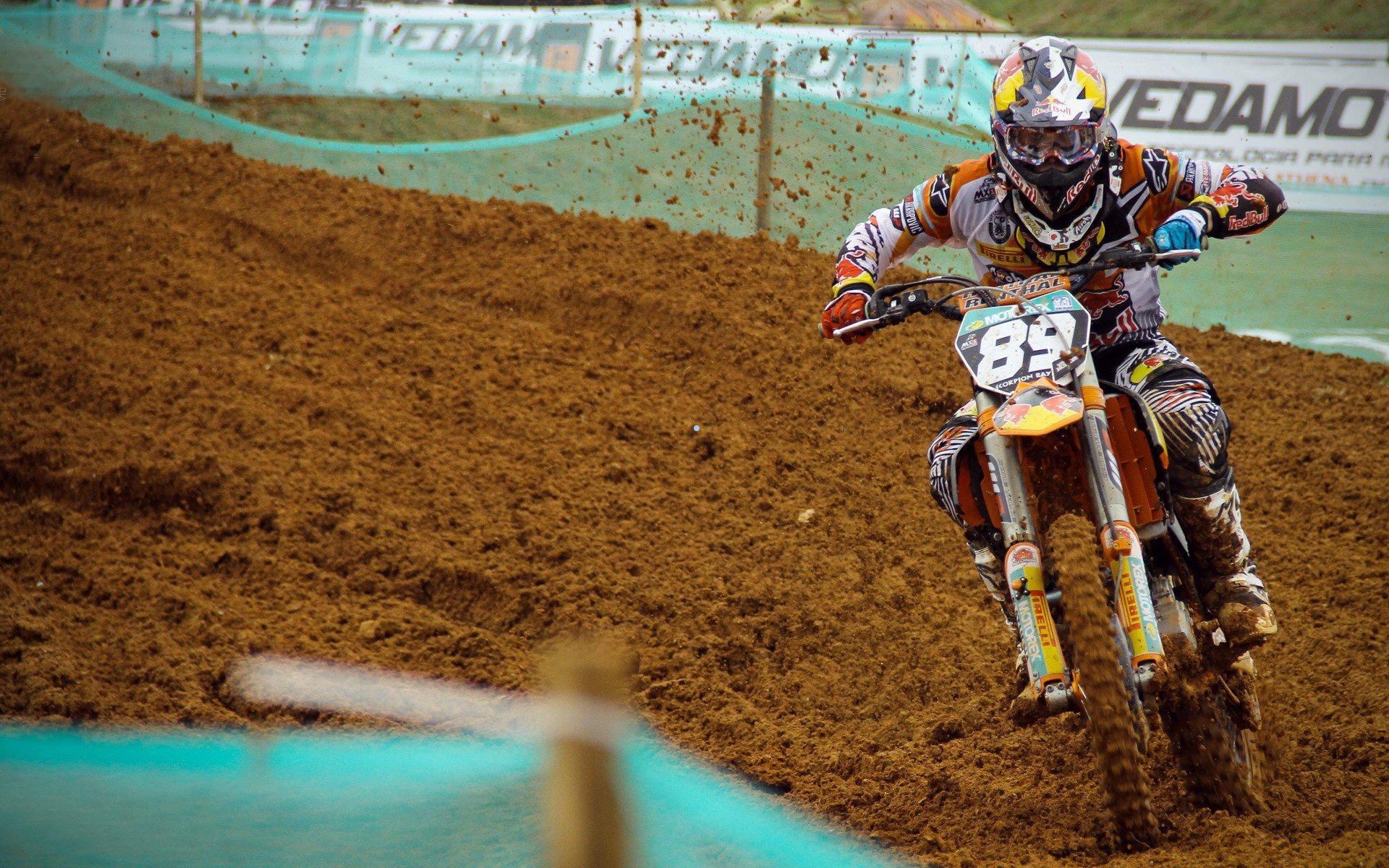 火力全开!黄黑军团四连胜强势攀升,德甲争冠悬念再起,拜仁身后惊现最强追击者